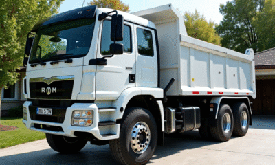 Camion benne blanc 3 5 tonnes sur une allée propre